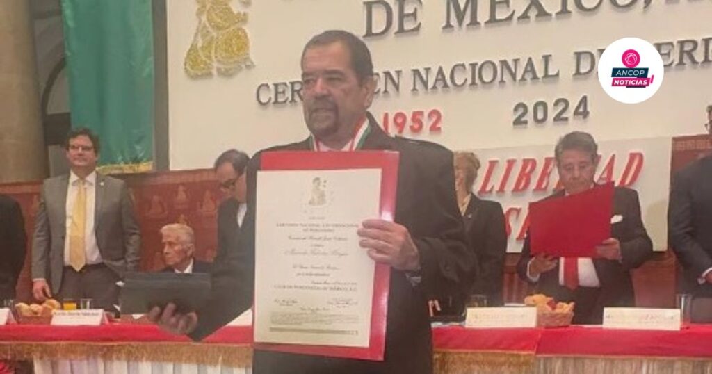 Marcelo Fabián Monges recibe el Premio Nacional de Periodismo por su obra sobre la guerra en Ucrania