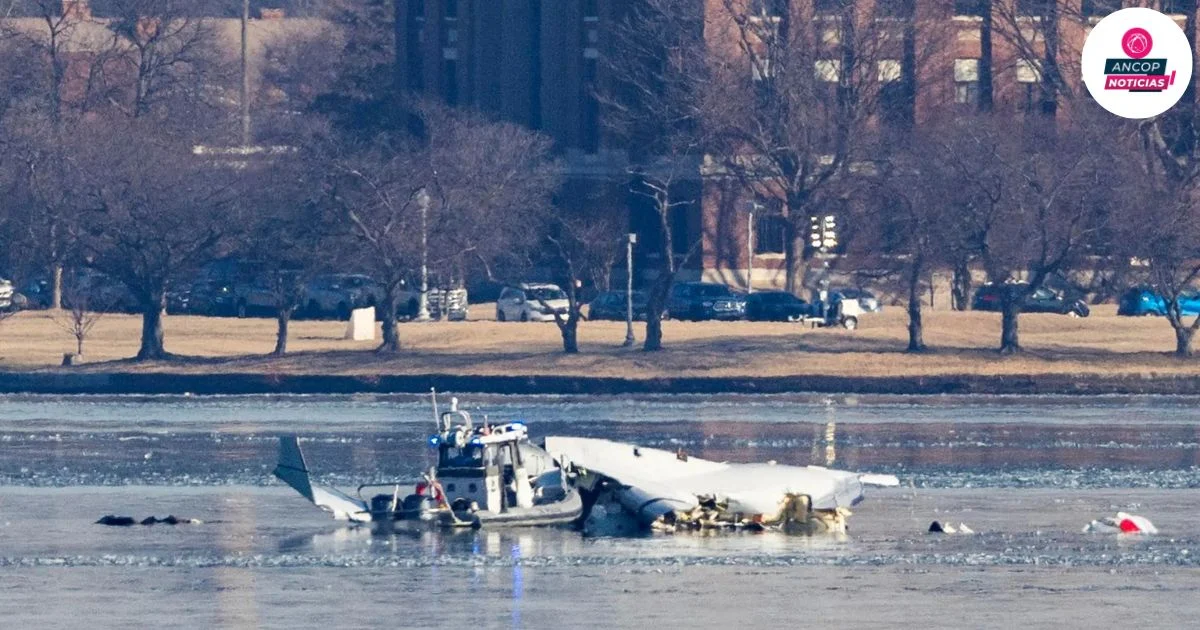 Un choque fatal entre un avión comercial y un helicóptero militar en Washington D.C deja 28 víctimas mortales