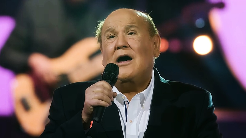 Cantante argentino fallece a los 82 años, dejando un legado imborrable en la música romántica 