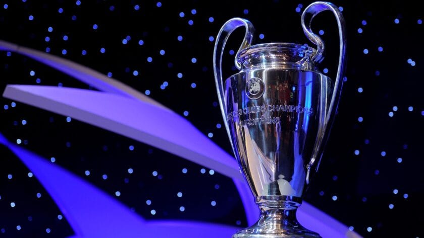 UEFA presenta el nuevo balón de la Champions League