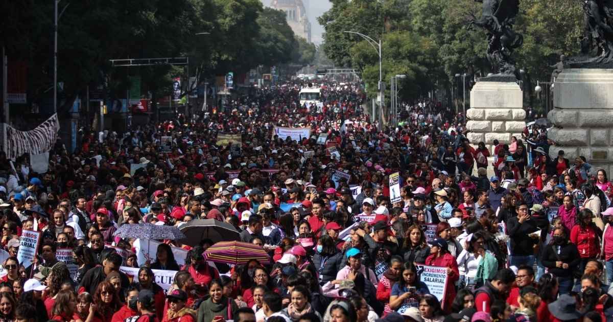 Maestros toman las calles de la CDMX