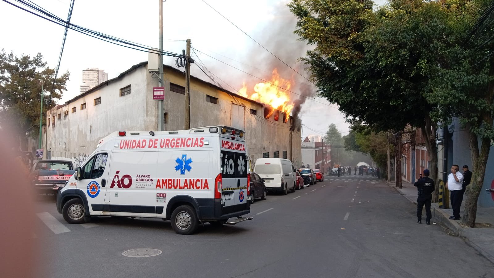 Incendio en una fábrica de plásticos