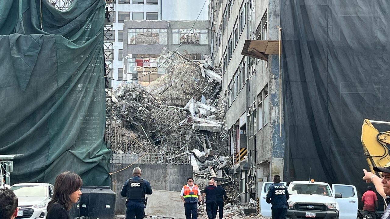 tras colapso en edificio en proceso de demolición